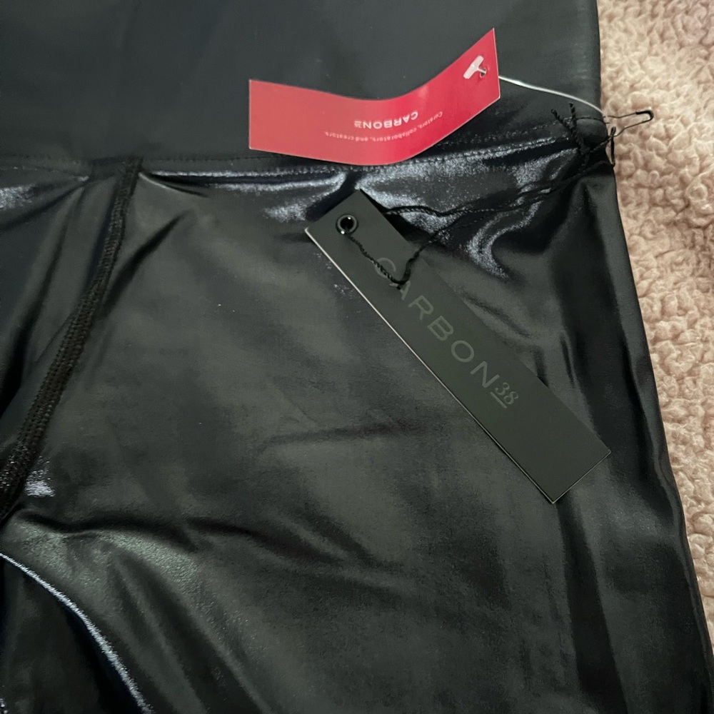 New leather look shiny leggings